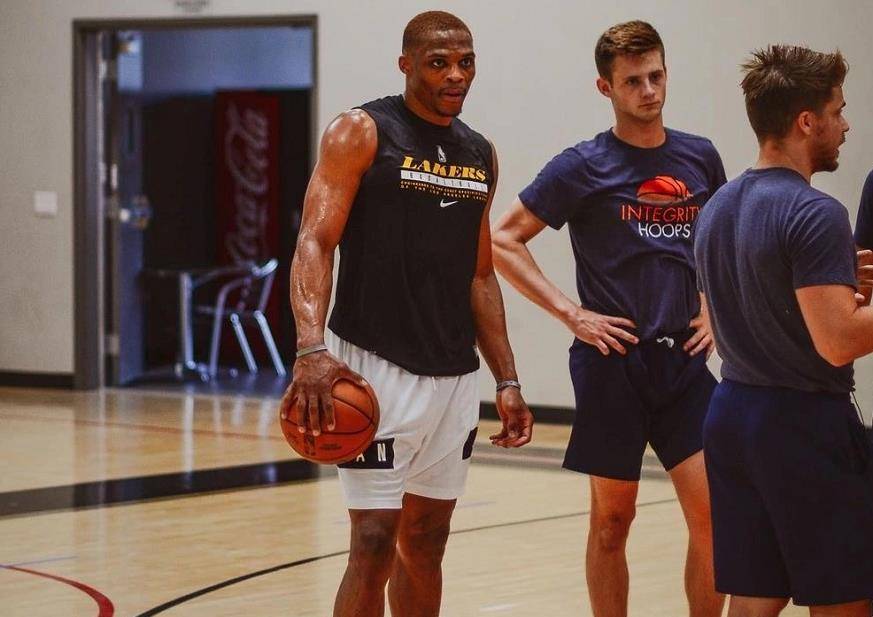 祖巴茨复出 祖巴茨复出